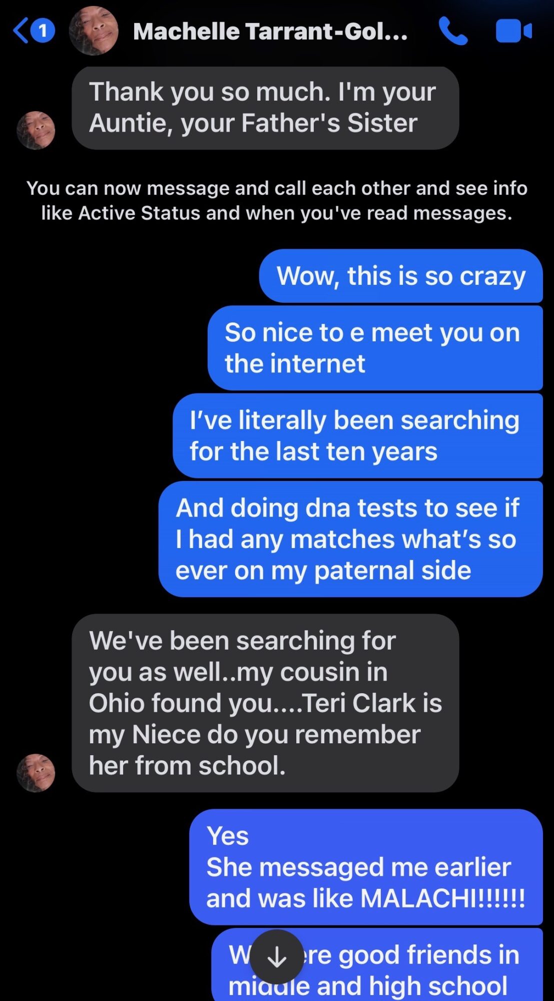 Vertical smartphone screenshot of a messaging conversation with dark background, gray and blue chat bubbles, and contact names.